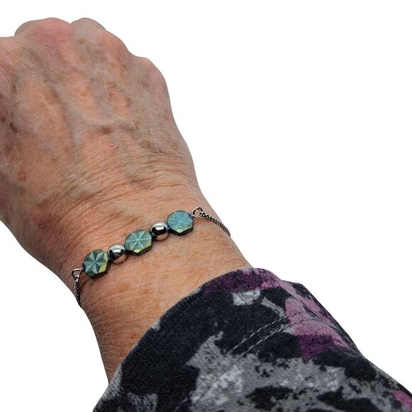 Handmade Jewelry - Sliding bead silver tone bracelet Czech glass beads